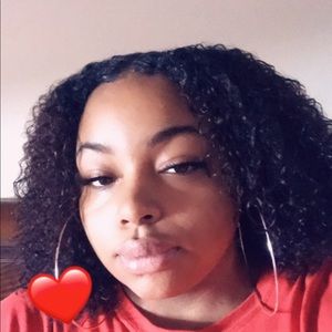 Meet your Posher, Teaira